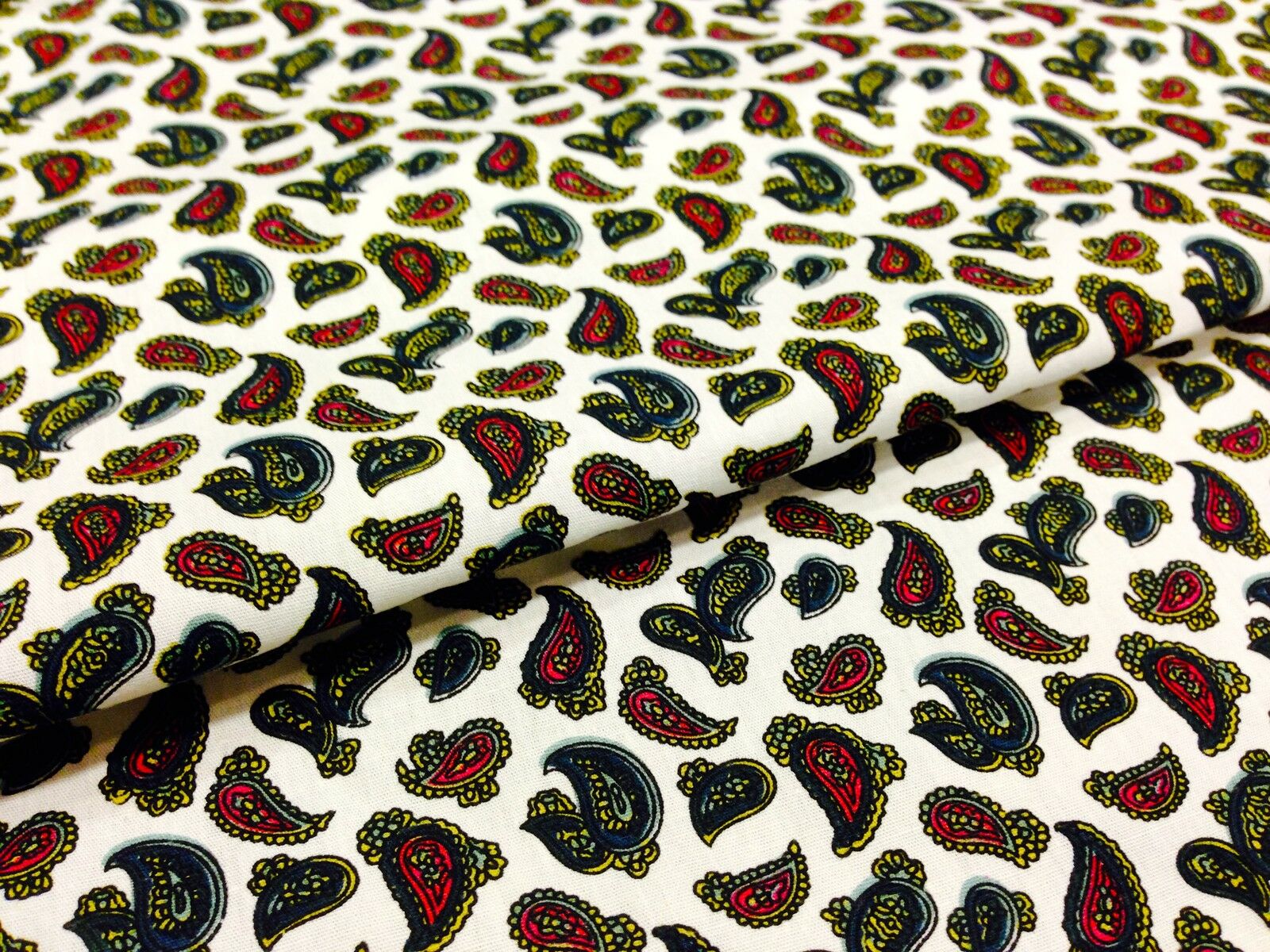 100% Cotton Printed Fabric 58" Wide Paisley Small - Per Metre- M121 Mtex - Image 4