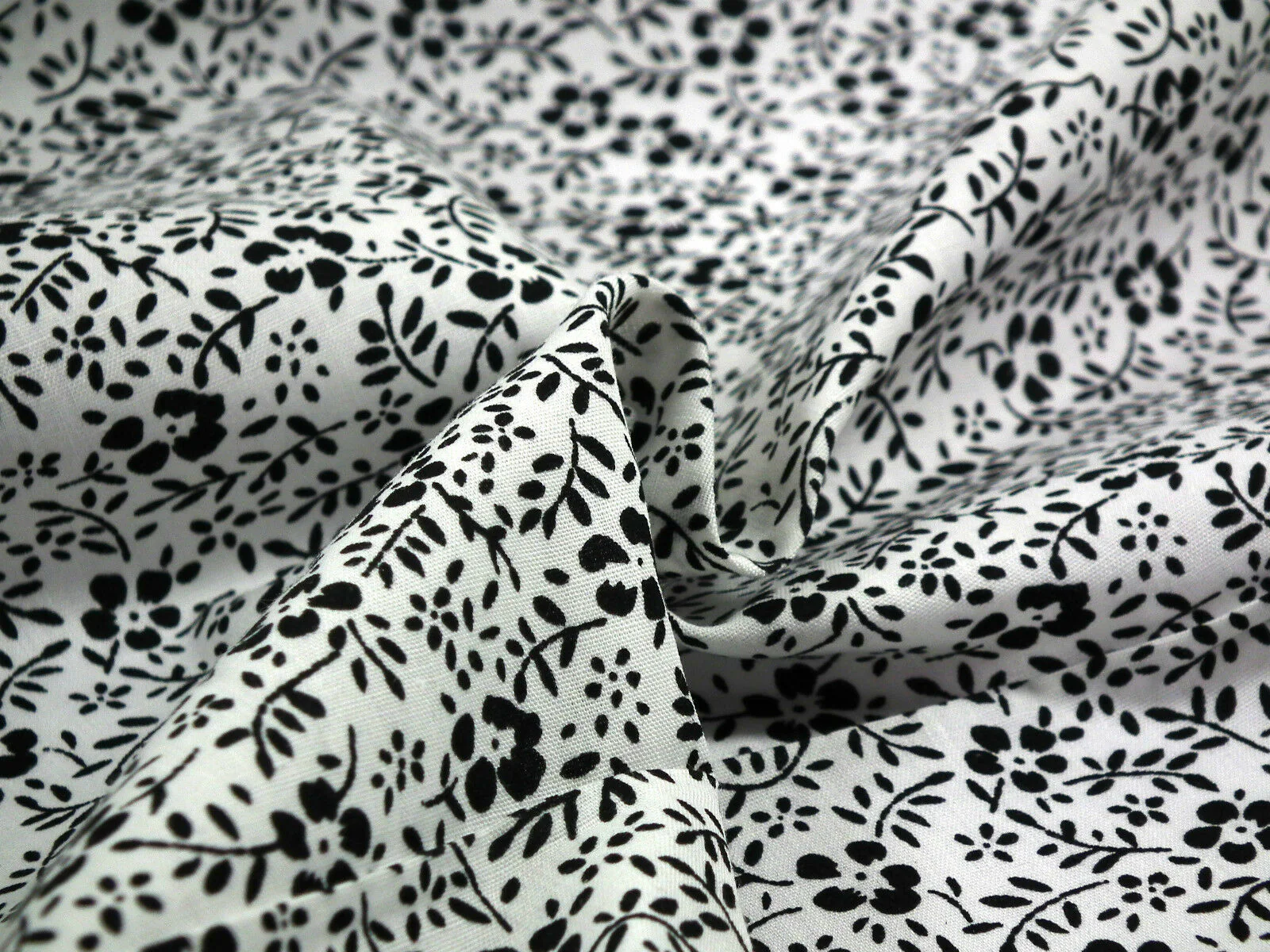 Floral Vintage flower leaves and stem print poly cotton 44" Wide M332 Mtex - Image 17