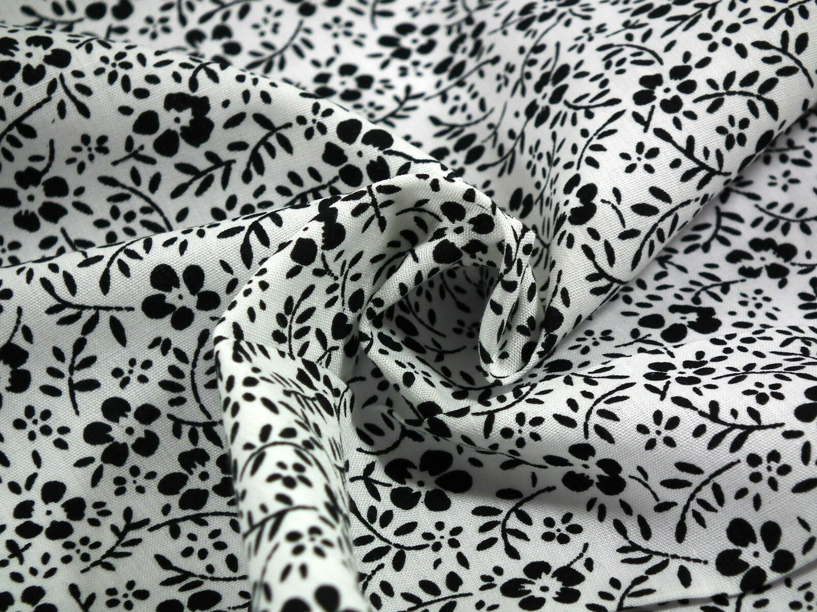 Floral Vintage flower leaves and stem print poly cotton 44" Wide M332 Mtex - Image 18