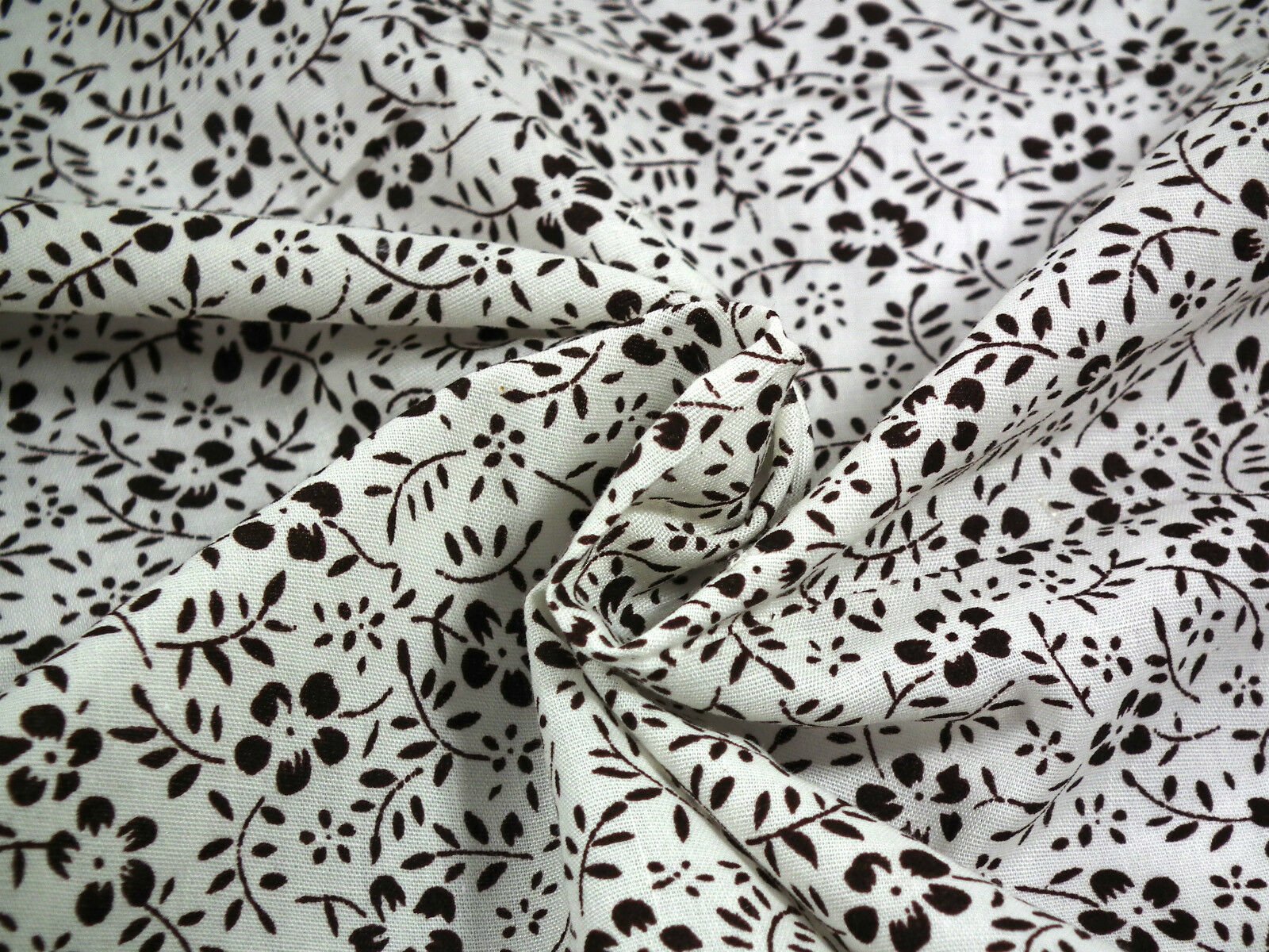 Floral Vintage flower leaves and stem print poly cotton 44" Wide M332 Mtex - Image 8