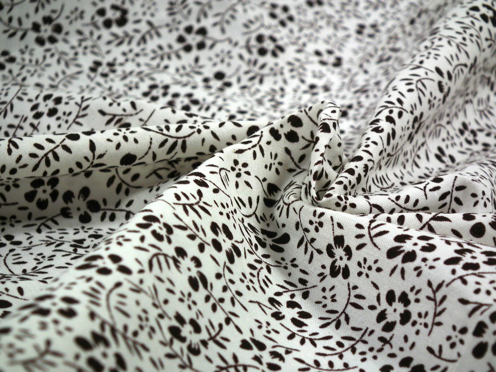 Floral Vintage flower leaves and stem print poly cotton 44" Wide M332 Mtex - Image 9